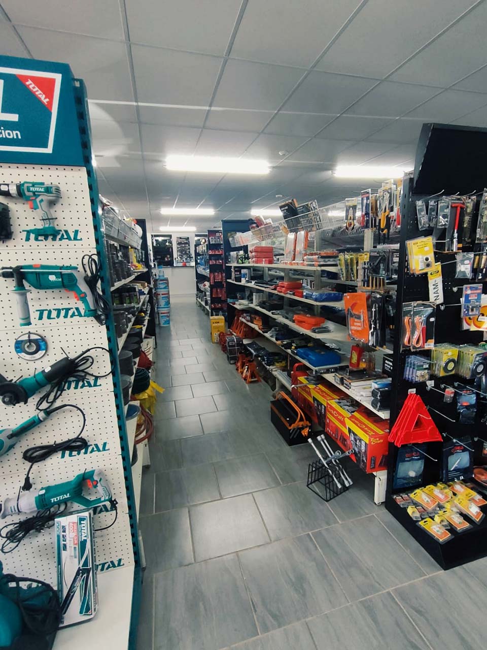 Hardeware winkel vol toerusting